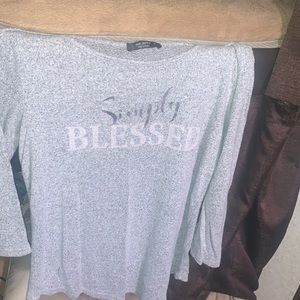 Ava James gray long sleeve graphic T-shirt